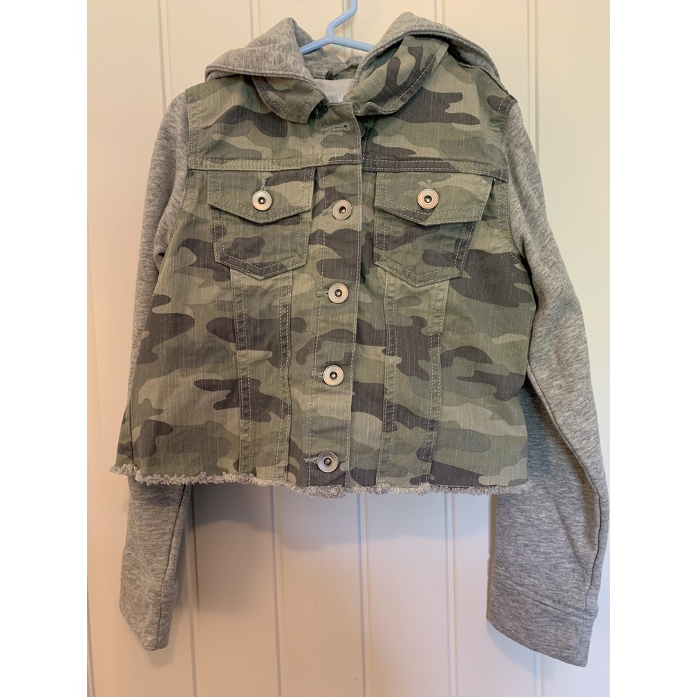 Childrens Place Girls Size 7/8 Green Camo And Grey Hooded Jacket